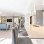 Ponent B Apartment *